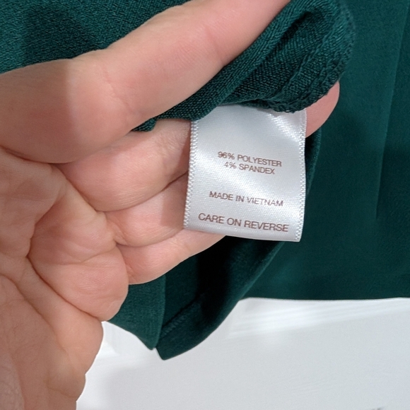 NWT Eva Mendes New York & Company Green Sleeveless Blouse in Size 18+ - Picture 10 of 10